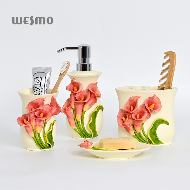 Hotel Bathroom Set Carved Flower Sculpture Design Manual Soap Dispenser Resin Bathroom Set