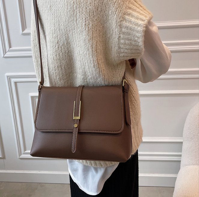 Moda Retrô Bolsa Grande Simples para Mulheres 2026 Nova Tendência Charmosa Bolsa de Ombro Único Bolsa de Braço Popular da Temporada Bolsa Transversal