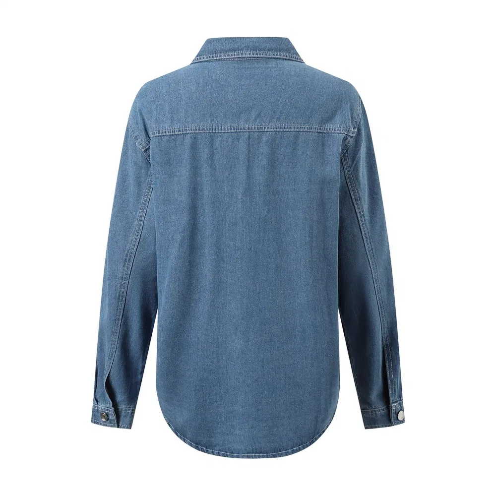 Camisa de Denim Azul Lavado Estilo Americano Personalizada para Mulheres com Bolso, Ajuste Relaxado, Camisa de Algodão com Stretch Solta, Blusa Branca para Mulheres