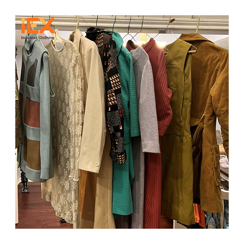Fornecedor de Roupas Vintage de Alta Qualidade, Baratas e Fashionáveis para Homens e Mulheres em Atacado