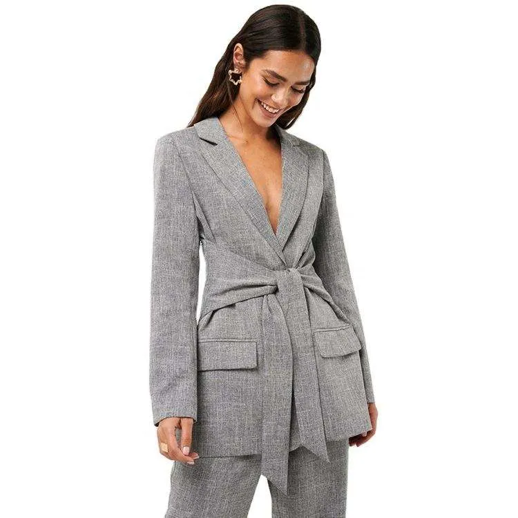 Conjunto Feminino Sob Medida de Três Peças para Escritório