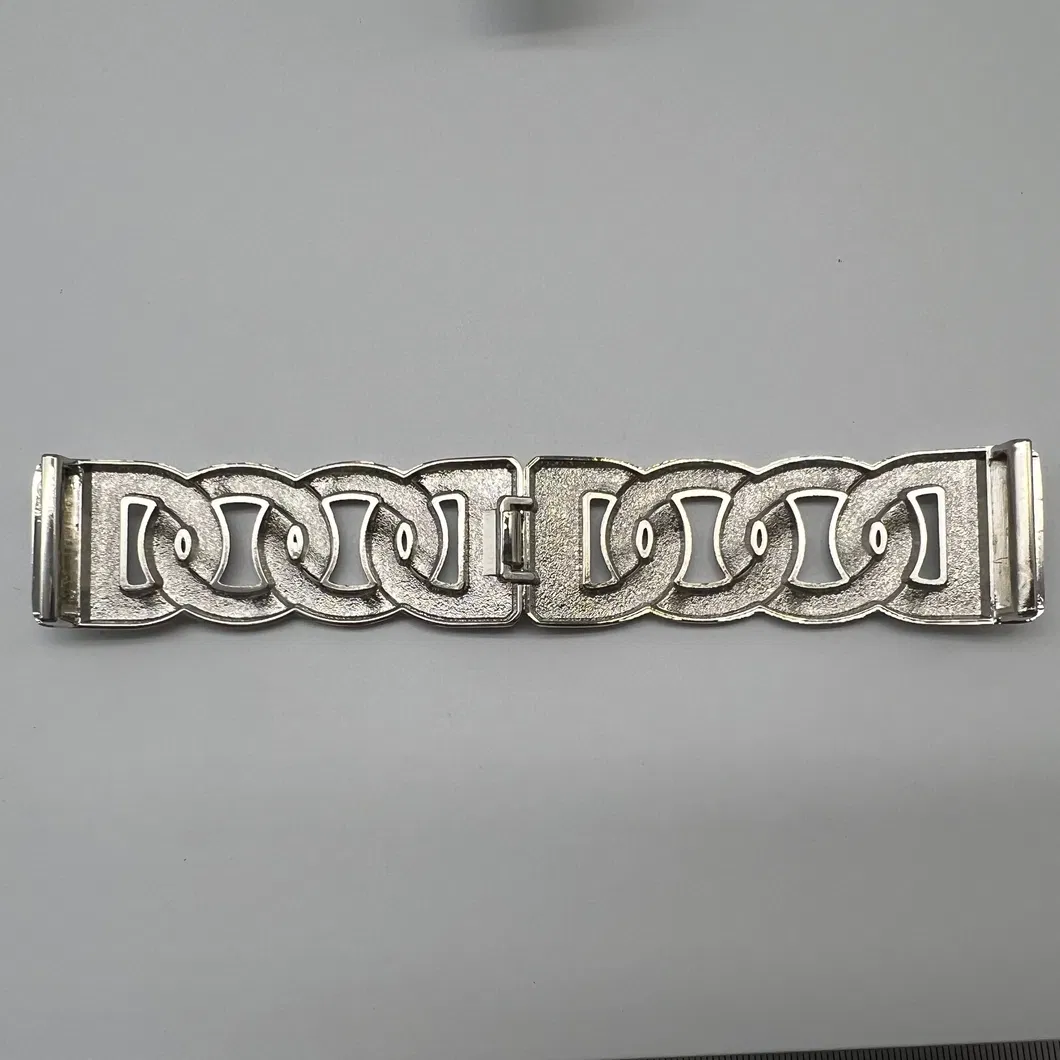 Fivelas anodizadas em cores personalizadas para coleções de moda sazonais por atacado