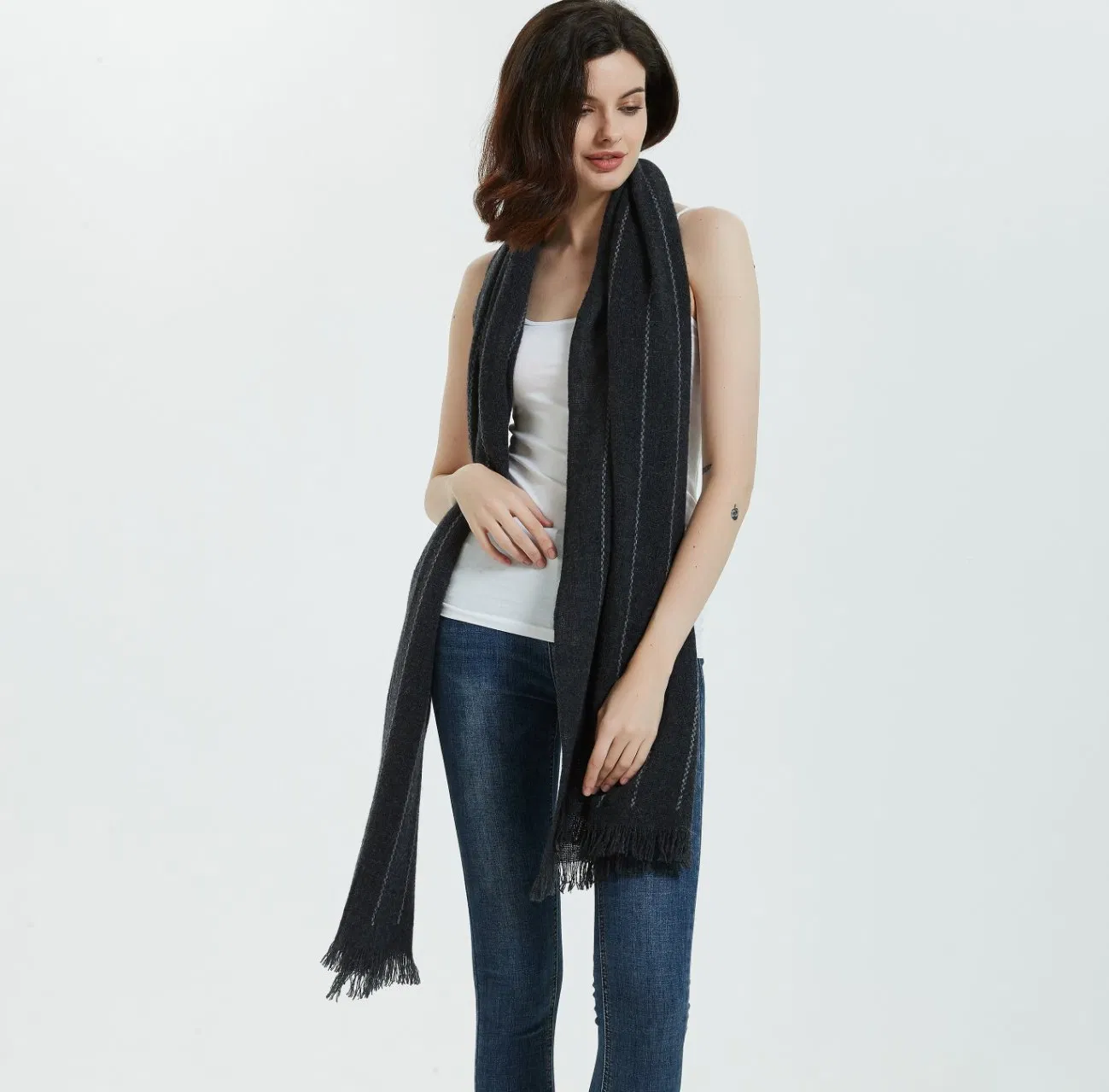 Cachecol Longo Feminino com Listras e Franjas 100% em Pura Cashmere Sustentável