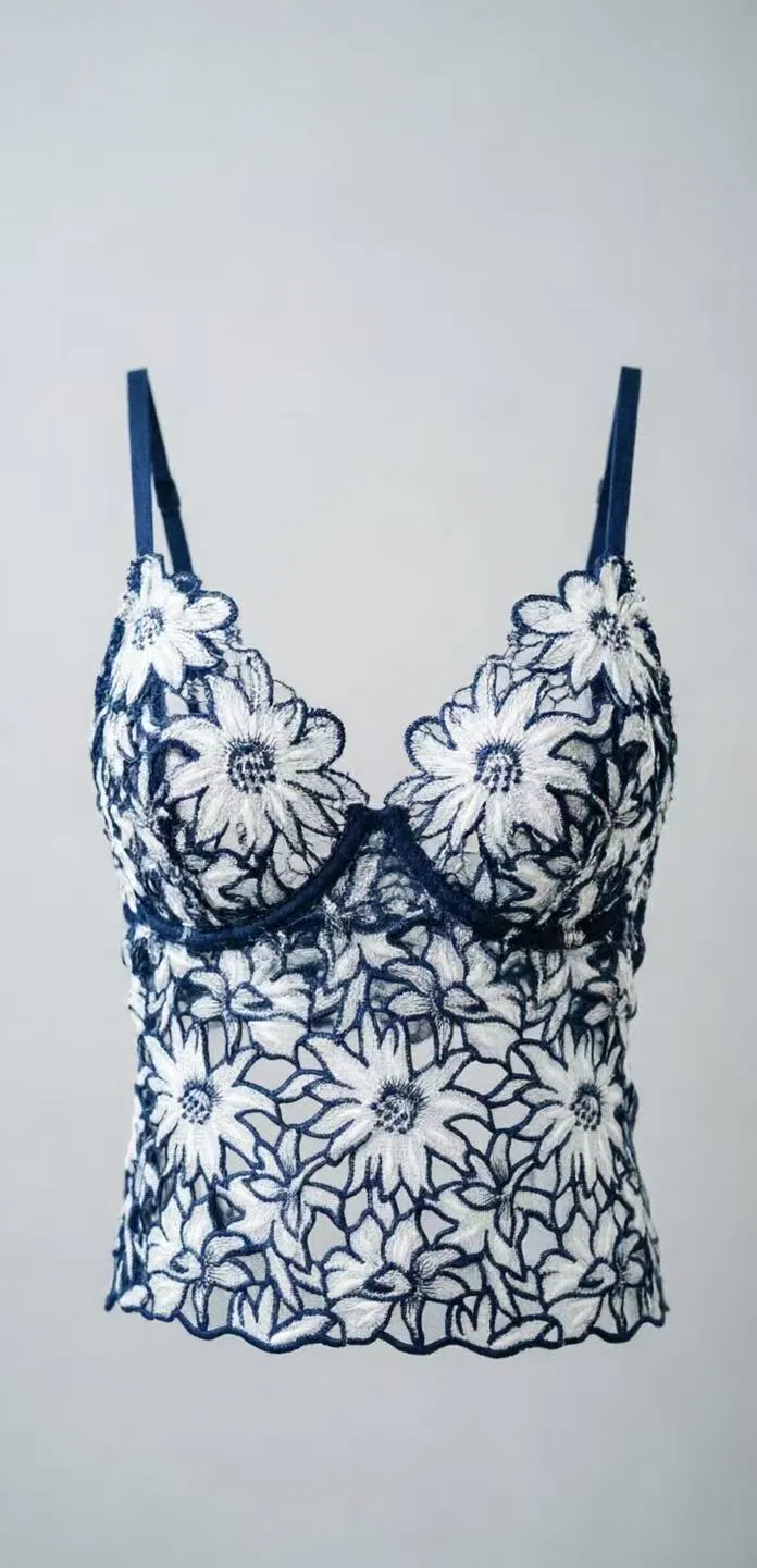 Vestido Floral Premium com Mangas Curtas e Barra em Escalopê - Vestido Semi Formal para Coquetel e Festa no Jardim para Mulheres