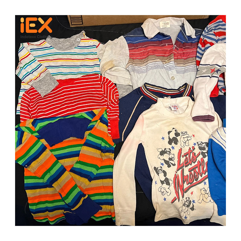 Fornecedor de Roupas Vintage de Alta Qualidade, Baratas e Fashionáveis para Homens e Mulheres em Atacado