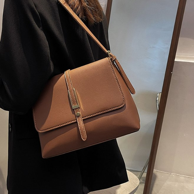 Moda Retrô Bolsa Grande Simples para Mulheres 2026 Nova Tendência Charmosa Bolsa de Ombro Único Bolsa de Braço Popular da Temporada Bolsa Transversal