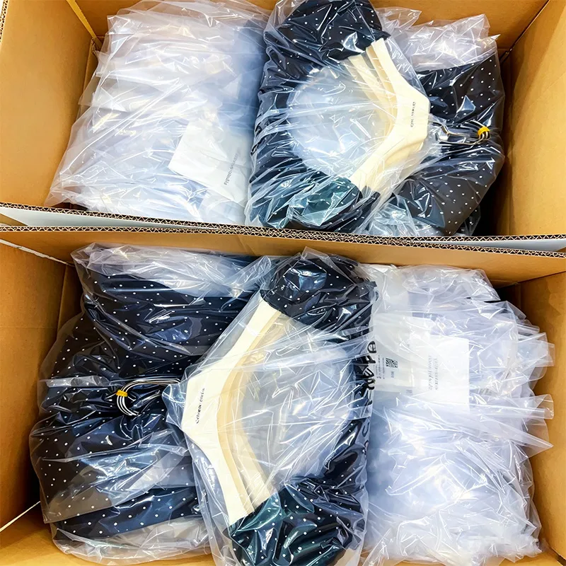 Embalagem individual de roupa