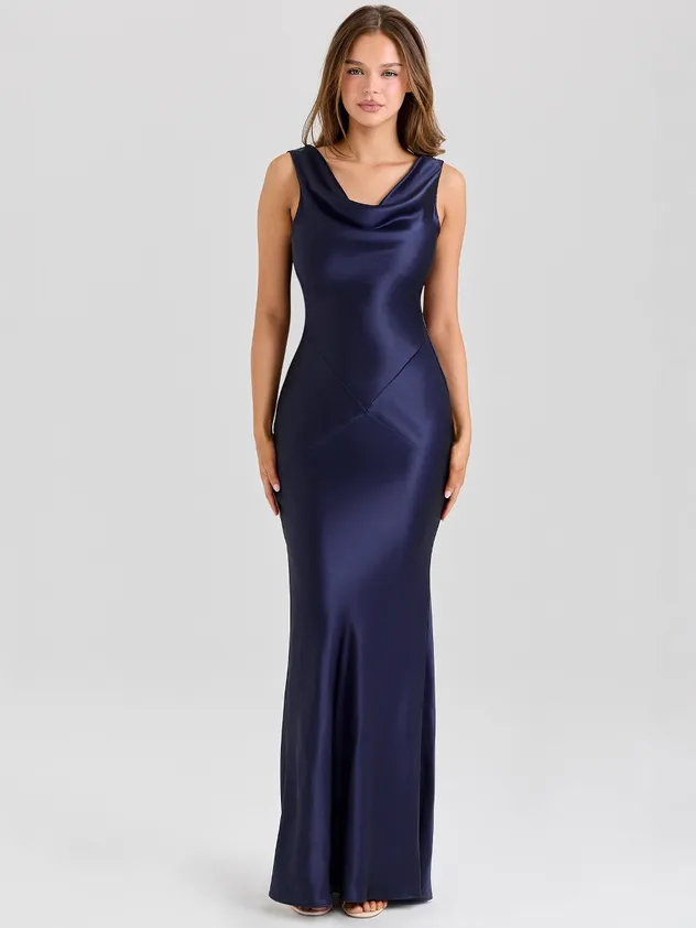 Vestido de Lantejoulas com Fenda