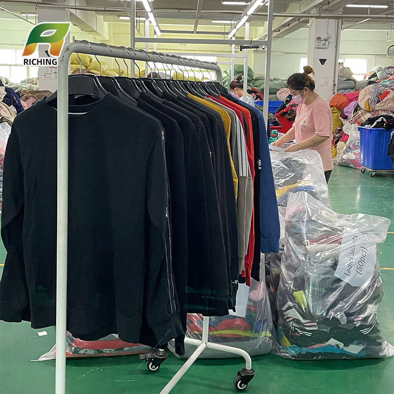 Bolsas de Roupas Riching Mulher Vintage Esportivas Roupas Usadas Moletom Suéter de Marca em Segunda Mão