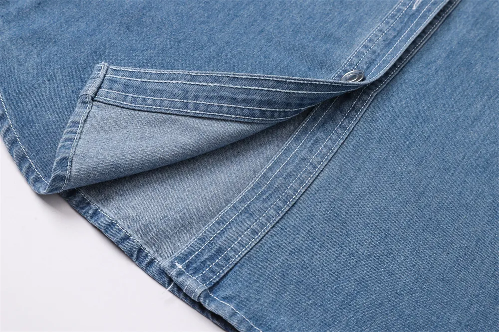 Camisa de Denim Azul Lavado Estilo Americano Personalizada para Mulheres com Bolso
