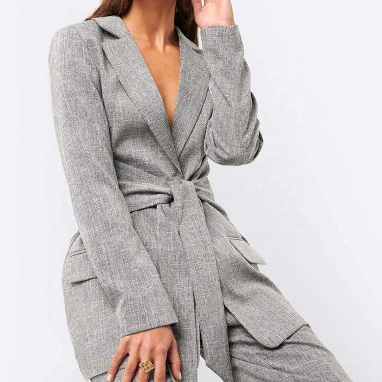 Conjunto Feminino Sob Medida de Três Peças para Escritório