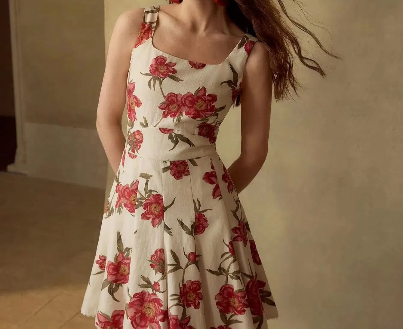 2025new Vestido de Alças Off-Shoulder com Estampa Floral de Verão e Cintura Ajustada Roupas Femininas em Estoque