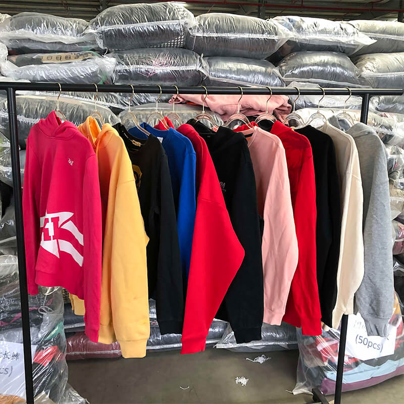 Bolsas de Roupas Usadas para Mulheres Friperie Mistura de Vestidos Femininos e Roupas Vintage
