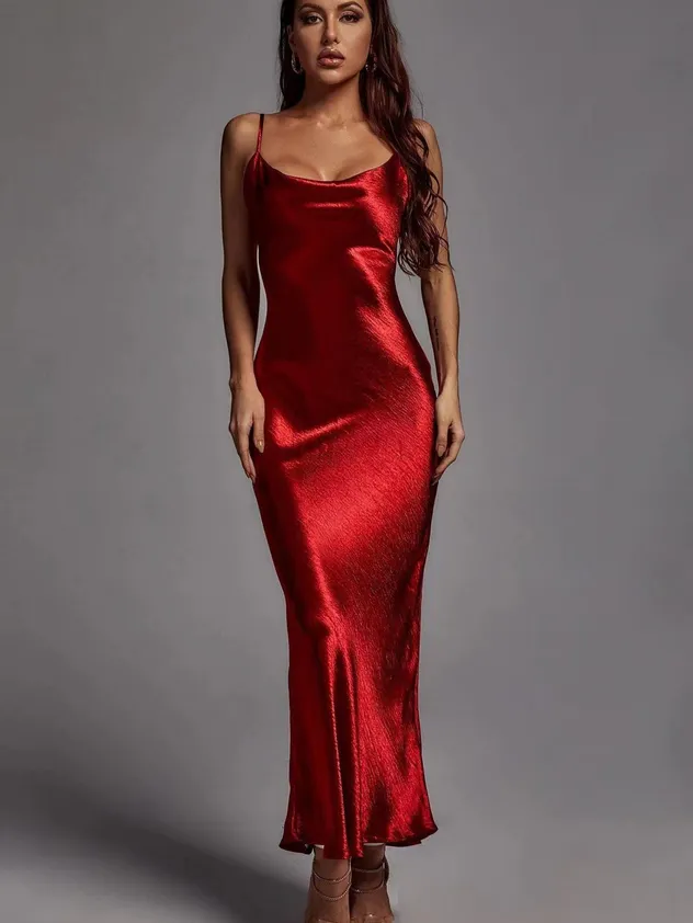 Vestido Sexy de Cintura Alta com Alça