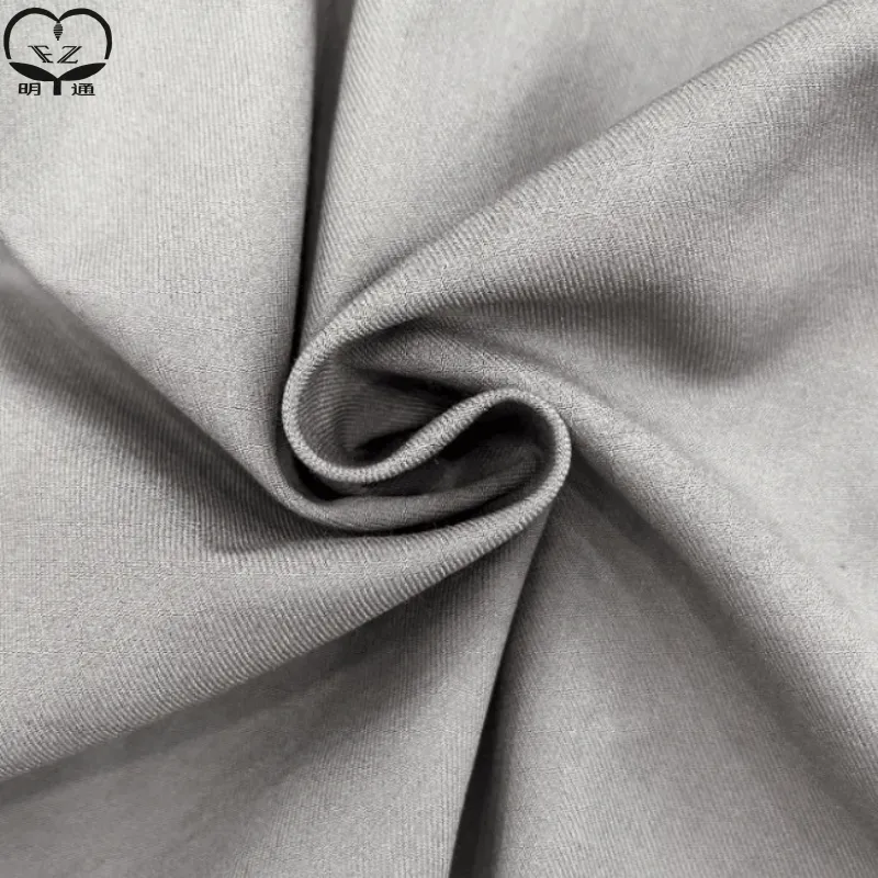Tecido de Poliéster Twill à Frente da Moda para Tendências Sazonais