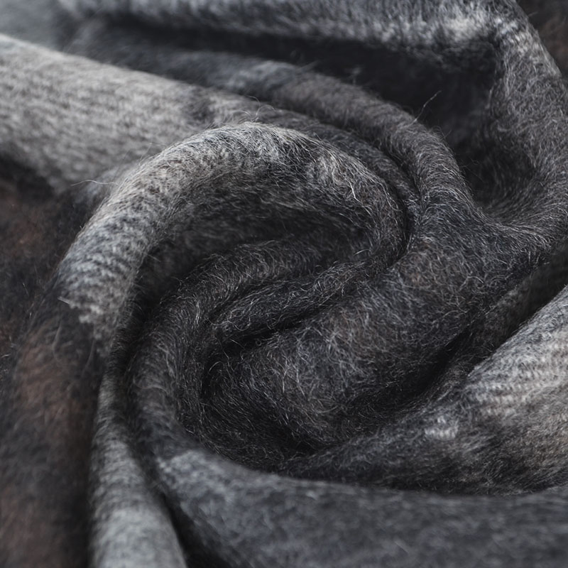 Cachecol xadrez de franjas em cashmere sustentável para mulheres
