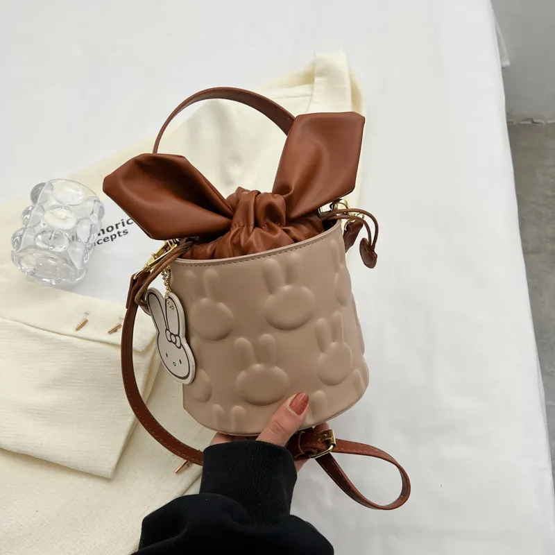 Bolsa Balde Elegante de Alta Qualidade para Mulheres - Coleção Primavera Verão Bolsa Balde Artesanal Elegante para Mulheres - Must Have da Moda da Temporada