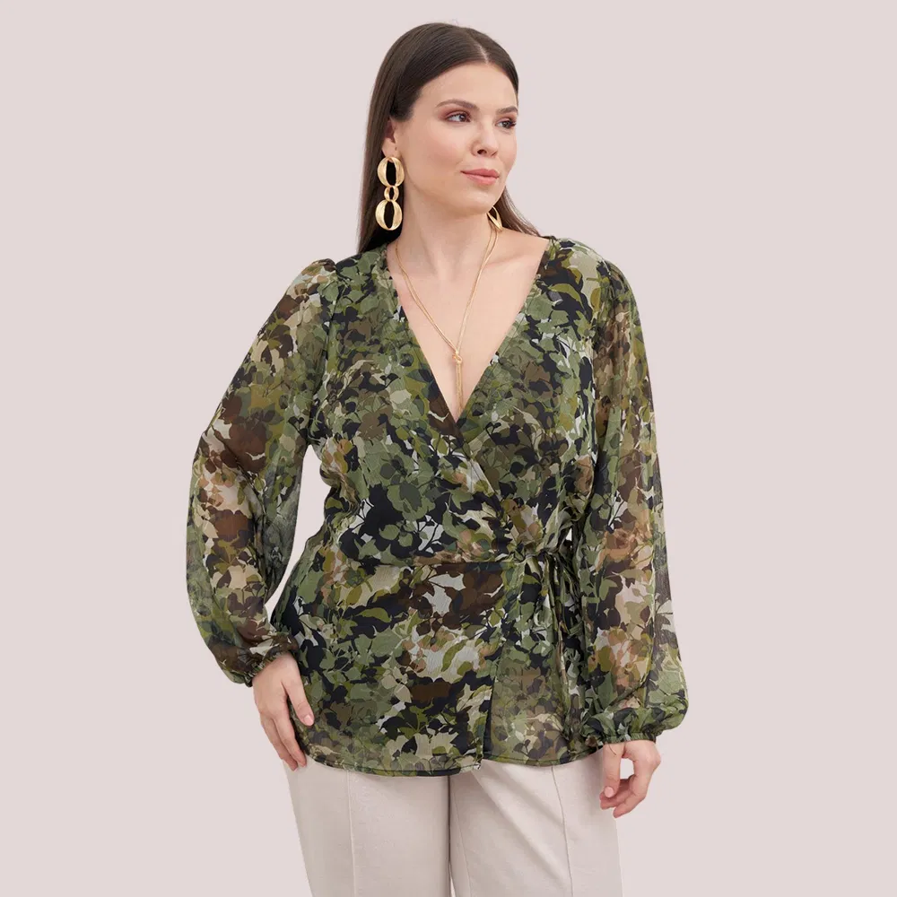 Chegada Nova de Fábrica Blusa Feminina em Chiffon Plus Size com Estampa Floral, Decote em V e Renda na Cintura