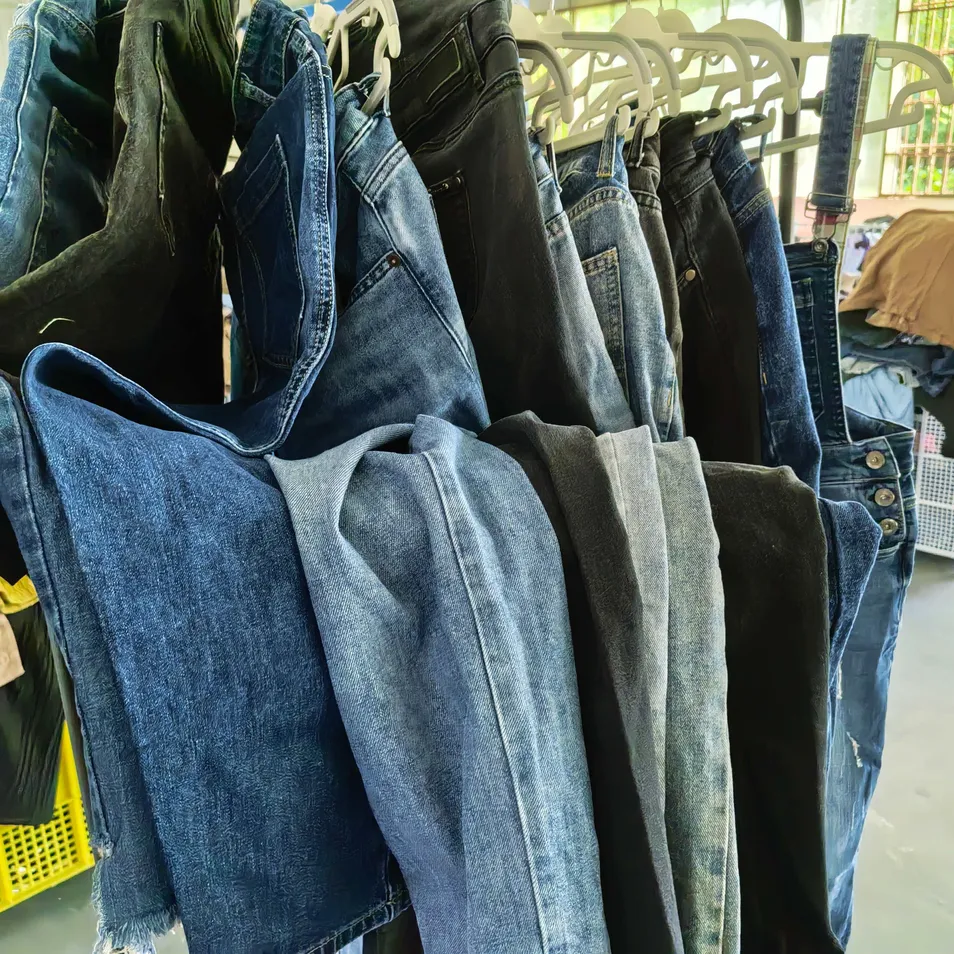 Venda Direta de Fábrica Calças Jeans Femininas Usadas em Boa Condição Roupas Usadas