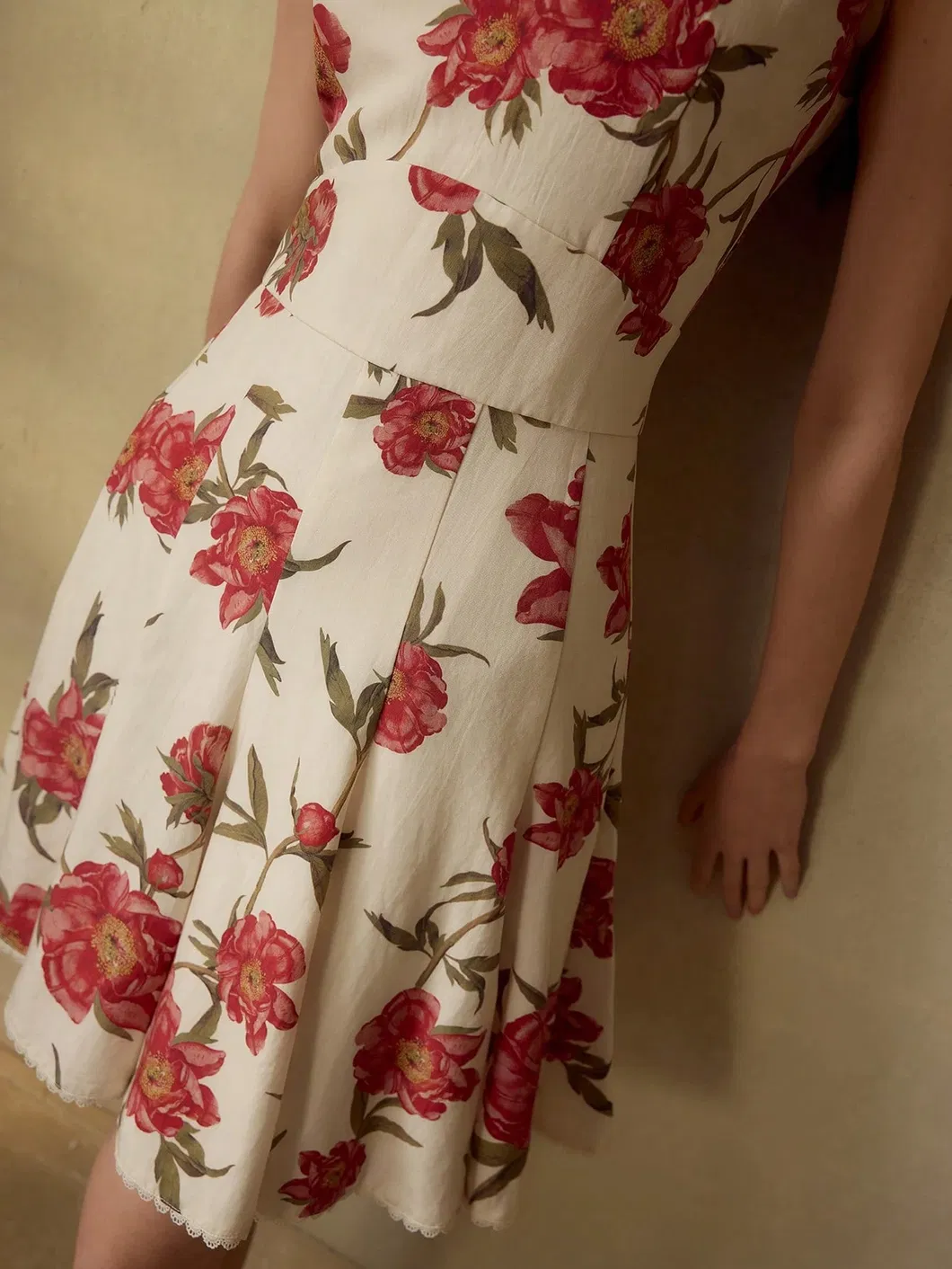 Vestido de Alças Floral Detalhe 3