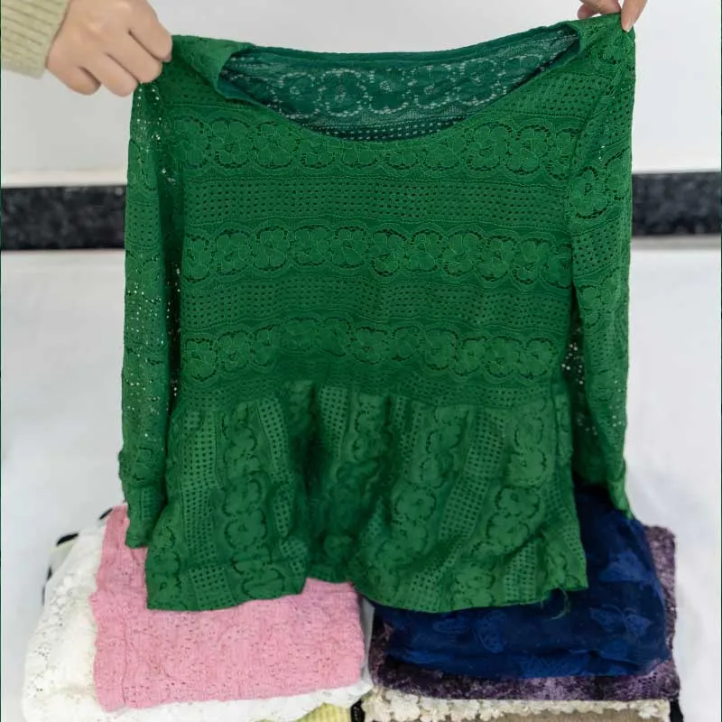 Roupas Usadas na Itália, Roupas Esportivas de Segunda Mão para Homens e Mulheres, Estilo Vintage a Shirys