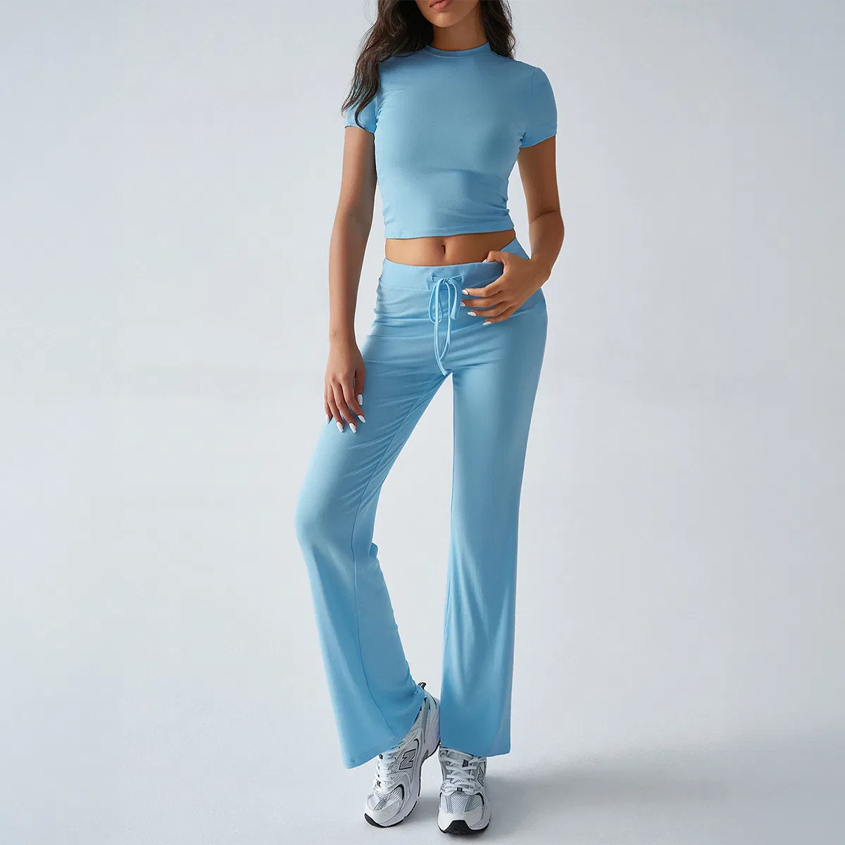 Conjunto de Tops Curtos Casuais Femininos para Lazer Urbano em Cores Sólidas para Primavera Verão, Moda Transfronteiriça para a Europa e Estados Unidos