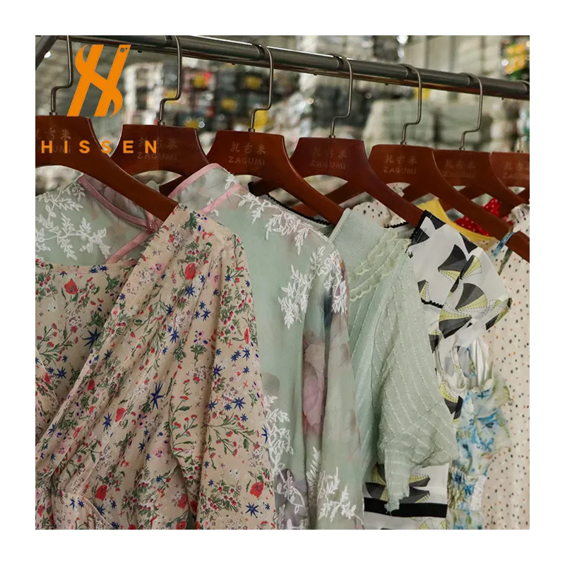 Vestidos e Roupas Femininas Usadas