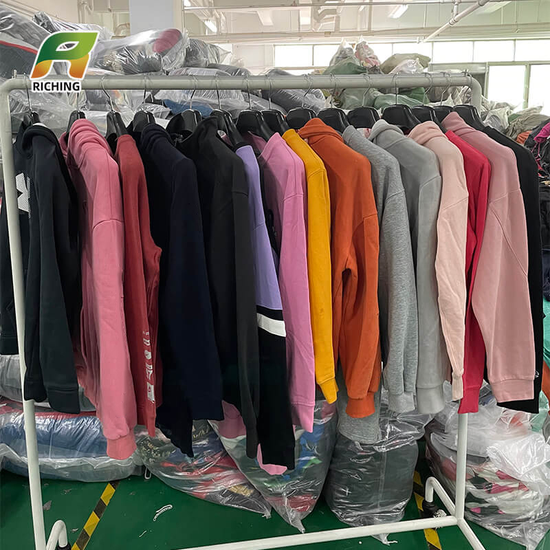 Bolsas de Roupas Riching Mulher Vintage Esportivas Roupas Usadas Moletom Suéter de Marca em Segunda Mão