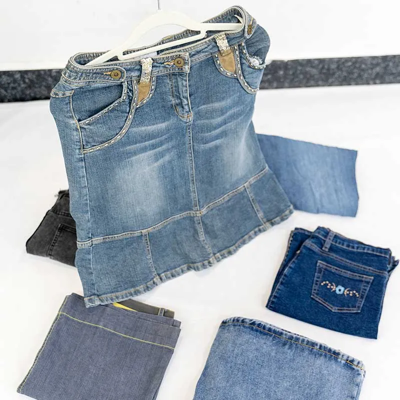 Roupas Usadas na Itália, Roupas Esportivas de Segunda Mão para Homens e Mulheres, Estilo Vintage a Shirys