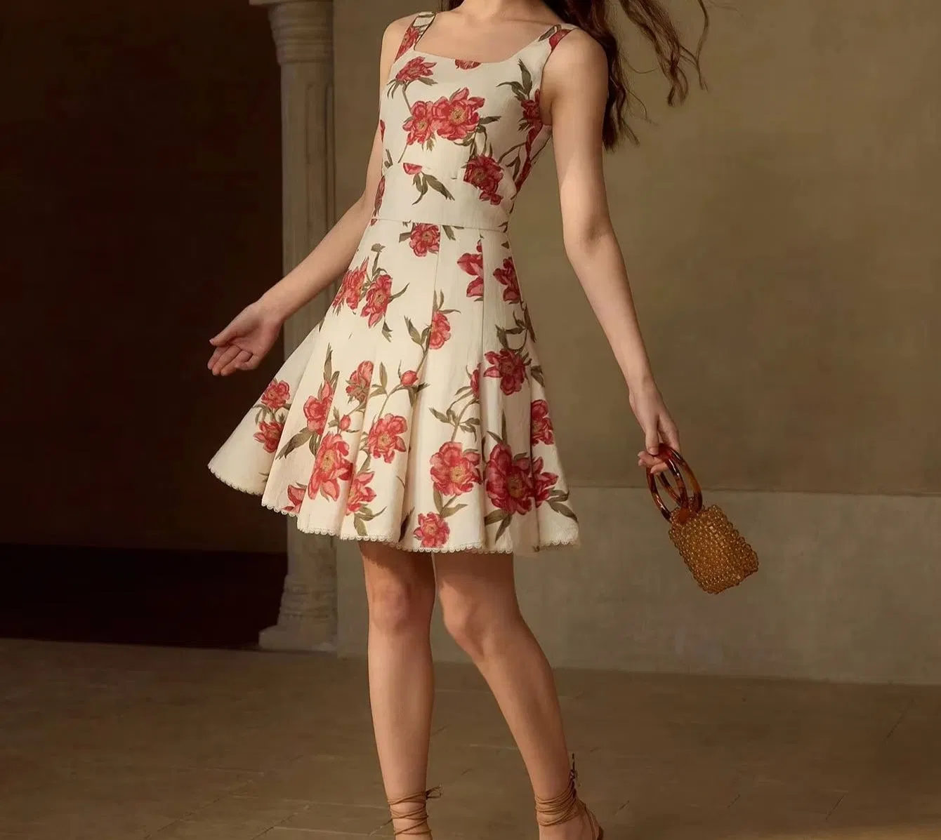 2025new Vestido de Alças Off-Shoulder com Estampa Floral de Verão e Cintura Ajustada Roupas Femininas em Estoque
