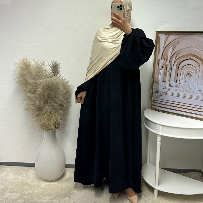 OEM 2026 Novo Estilo de Roupa Islâmica: Abaya com Manga Puff, Abaya Feminina de Corduroy, Roupa Diária, Vestido Muçulmano Feminino Plus Size