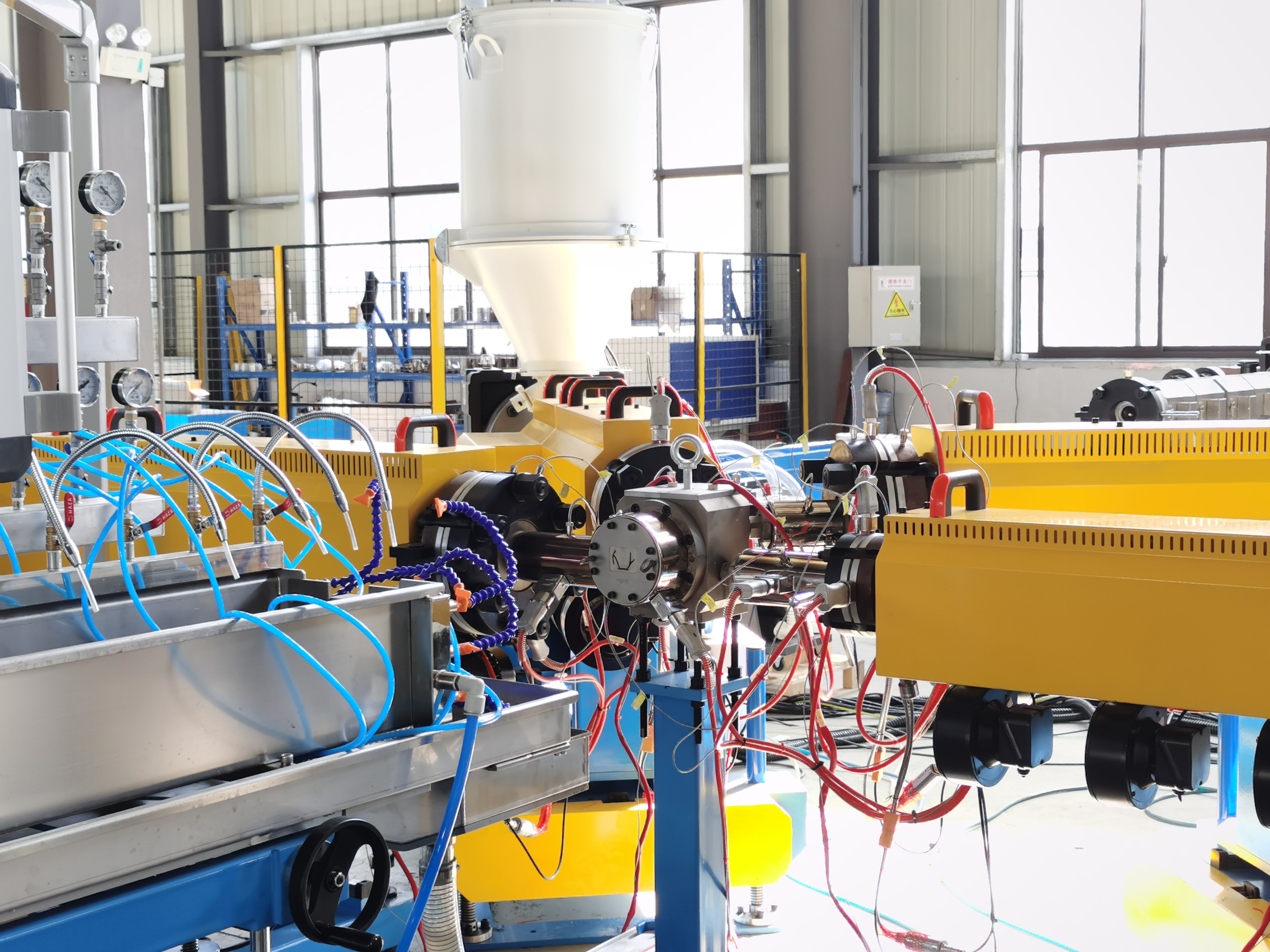 Extrusion line detail 1