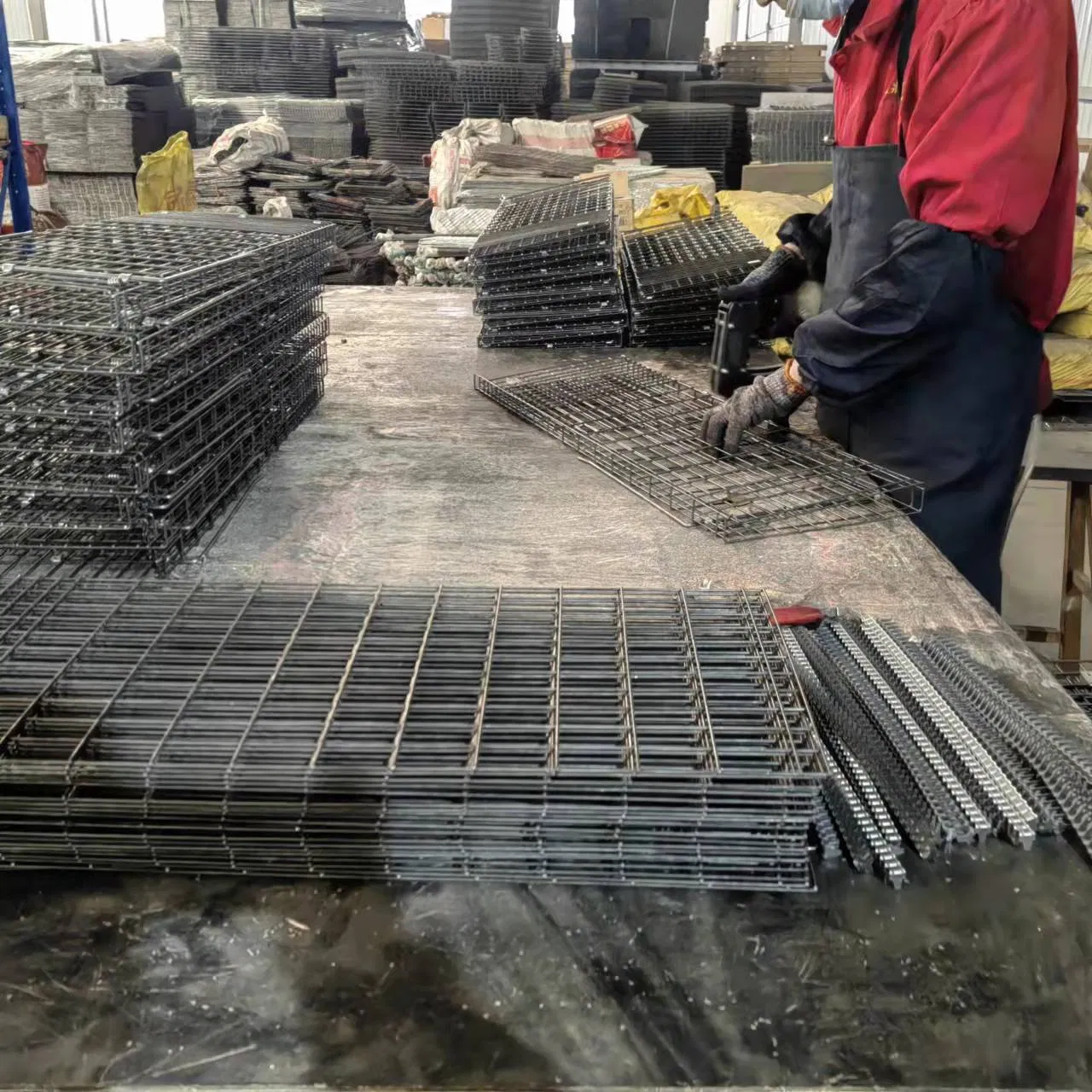 One Way Through Wire Mesh Door Check Valve for Pest Control