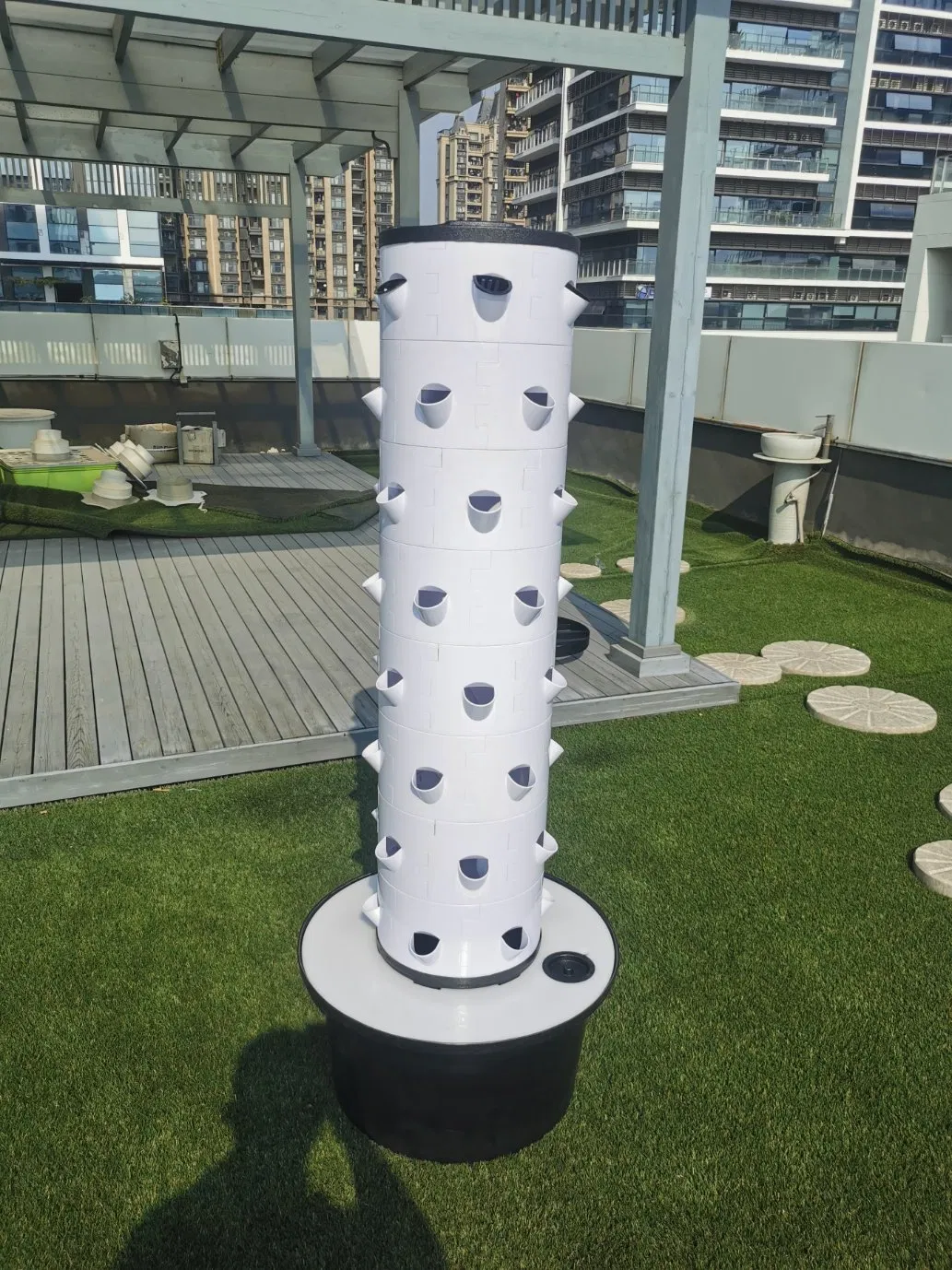 Hydroponic Grow Kit with Film Greenhouse Compatibility and Water Saving Design