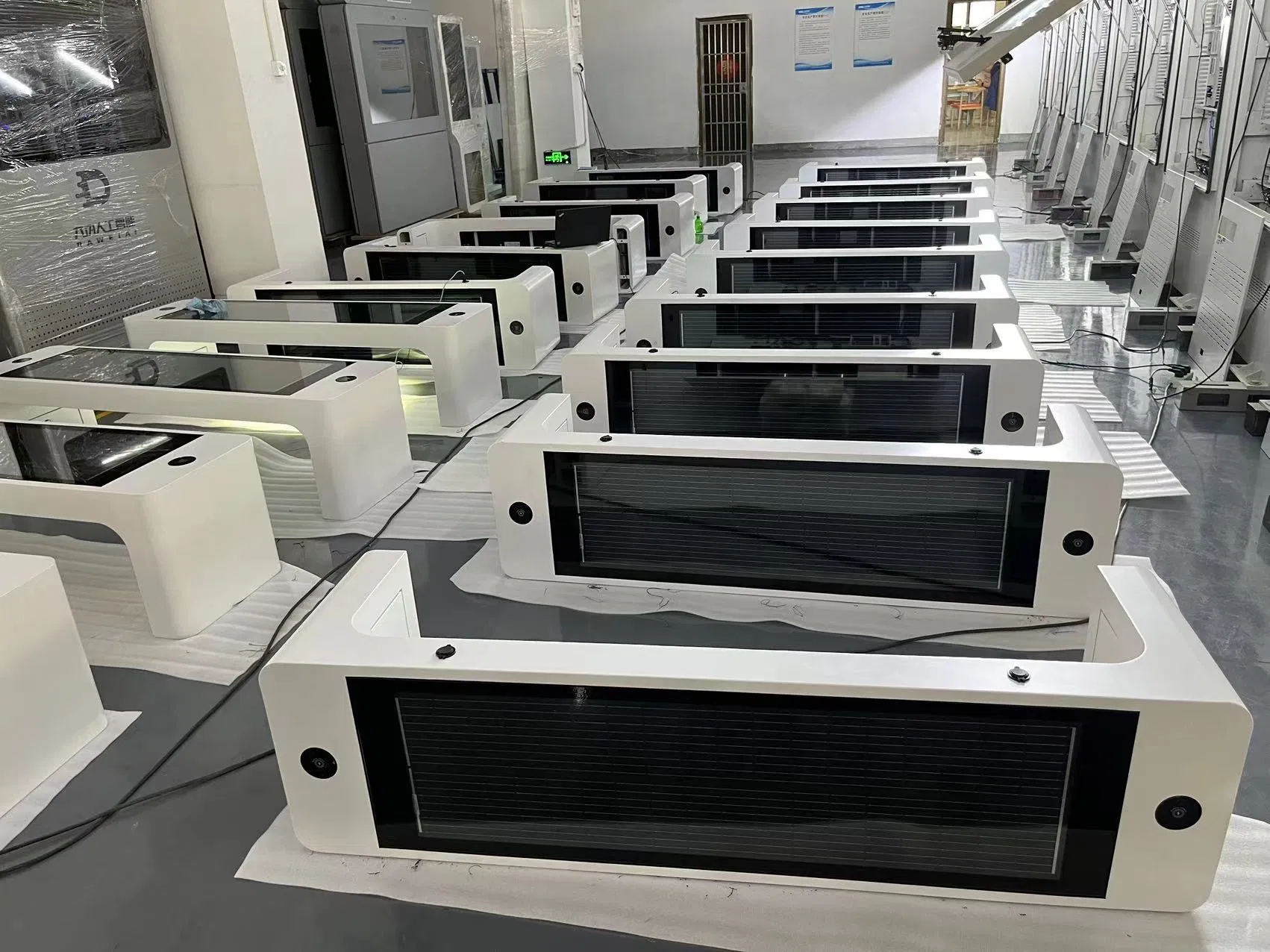 Intelligent Solar Powered Park Bench with LED Light &amp; Environment Sensor