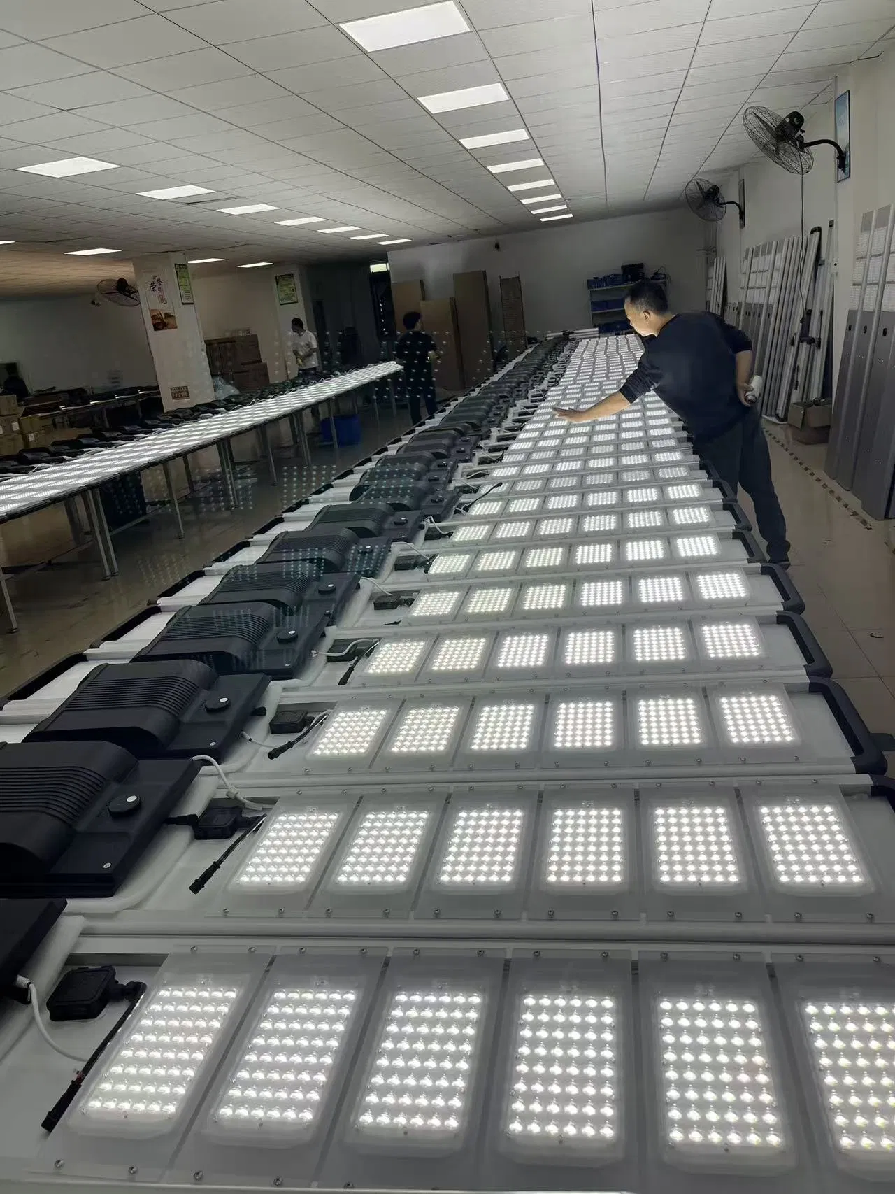 200W High Power Integrated Solar Lamp Motion Sensor IP66 Outdoor Lighting