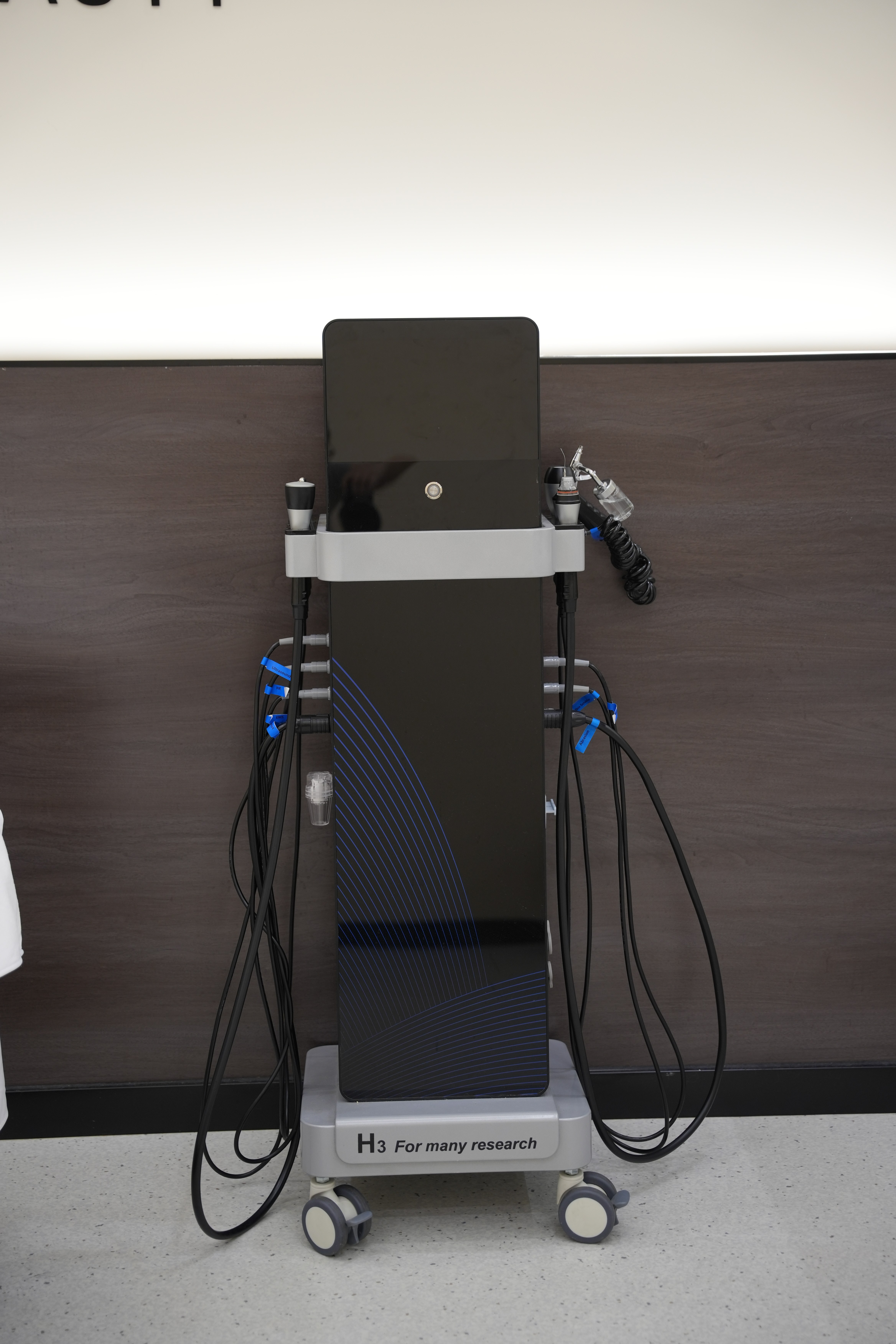 Ultrasonic Lead-in Skin Facial Machine for Beauty Clinic Deep Cleansing &amp; Skin Rejuvenation Spa Device