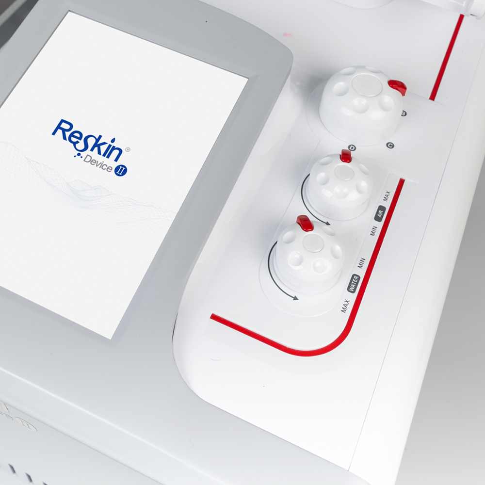 6-in-1 Needle-Free Hydra Oxygen Jet Facial Machine with Vacuum Technology for Hydrating &amp; Skin Whitening US/IT Plug Compatible