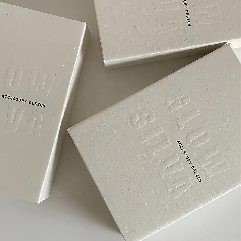 Special Paper White Gift Box with Embossed Logo for Clothing Jewelry for Cosmetics Gold Foil Embossing
