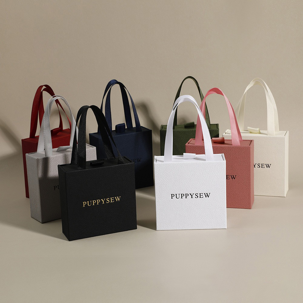 Customize Logo Portable Handheld Gift Packaging Box Bracelet Ring Earrings Paper Box Drawer Sliding Satin Jewelry Gift Box