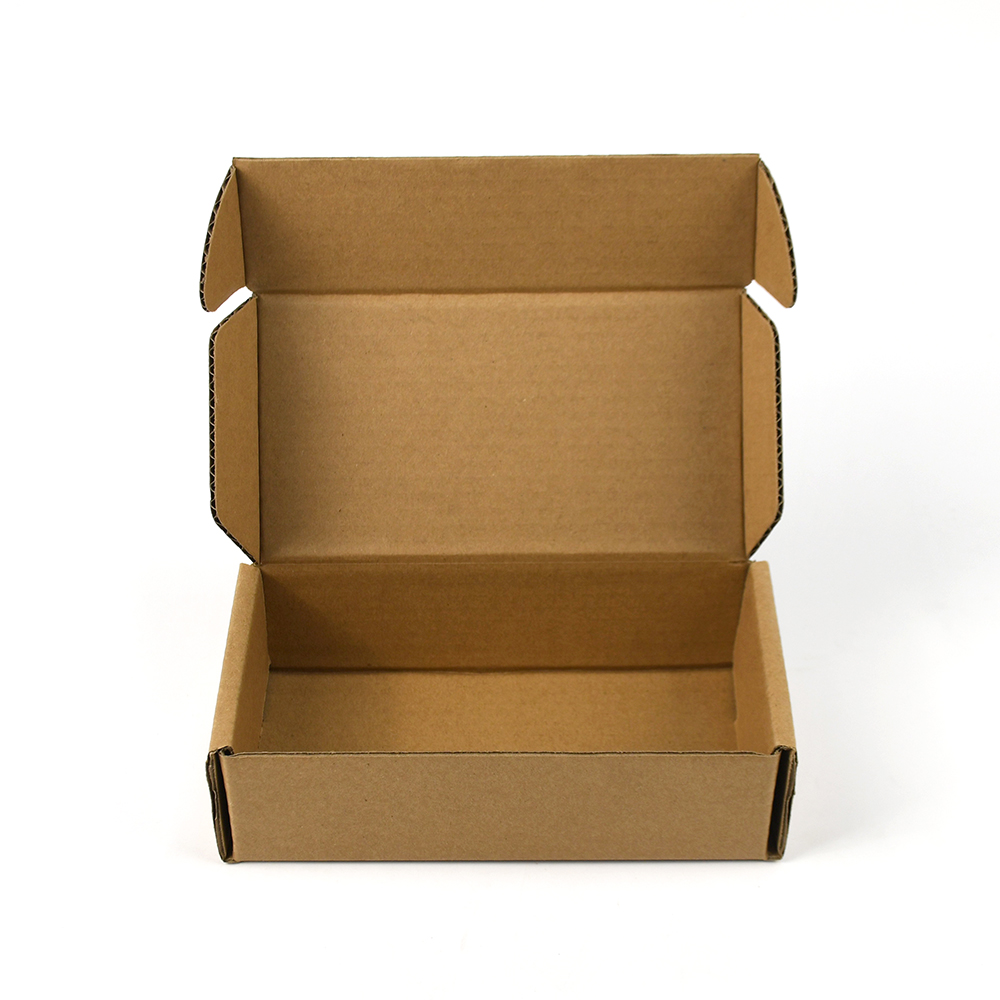 Premium Kraft Mailer Boxes for Delivery of Clothing and Shoes Color Printed Corrugated Custom Shipping Boxes