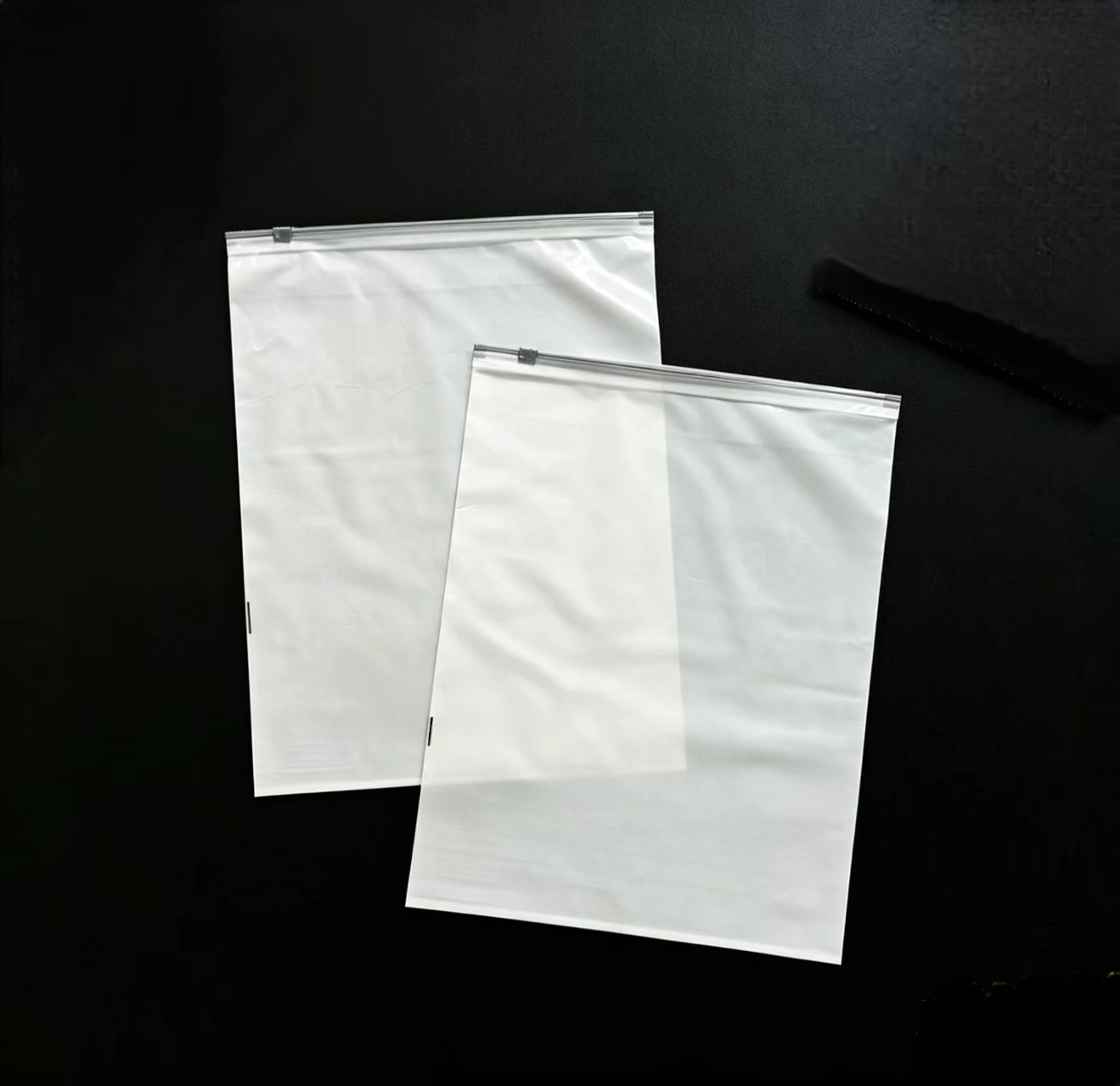Wholesale Eco-friendly Recyclable LDPE Waterproof Zip Lock Bag Breathable Air Hole Frosted Plastic Packaging Bag Apparel