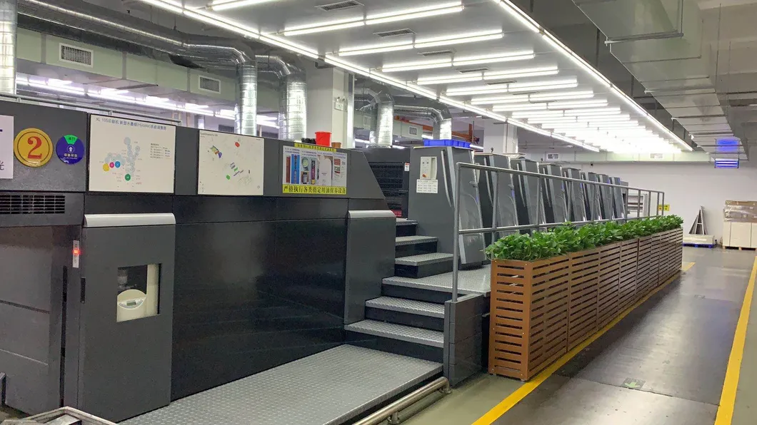 OEM /ODM Luxury Wine Paper Packaging Box Brandy Whiskey Vodka Champagne Gin Vermouth Rum Sake Tequila Bitters Vermouth Liqueur Hardcover Cardboard Glass Packing