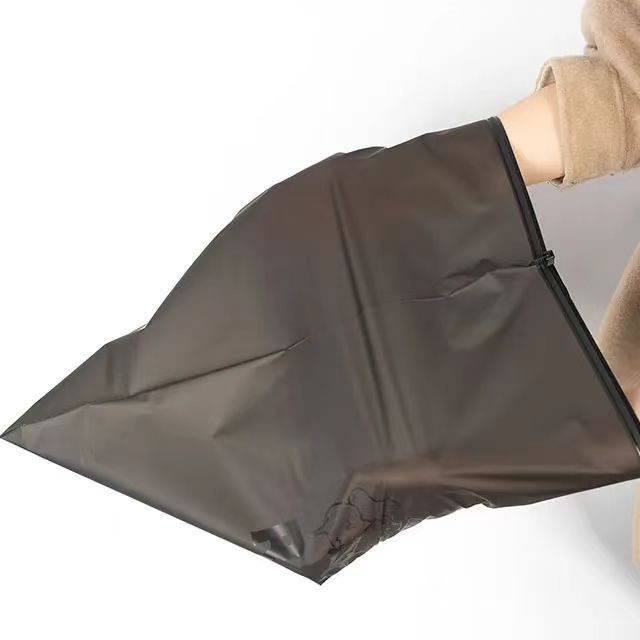 Wholesale Packaging Custom Logo Self-sealing Shirt Clothes Zipper Lock Plastic Zipper Matte Black Garment Bag