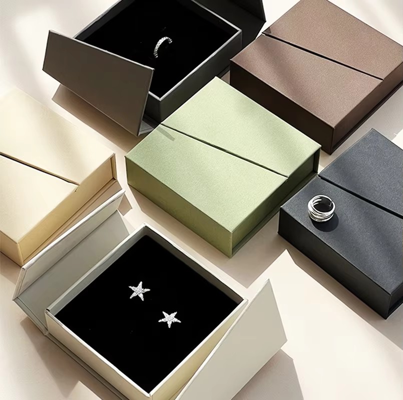 Box detail 5