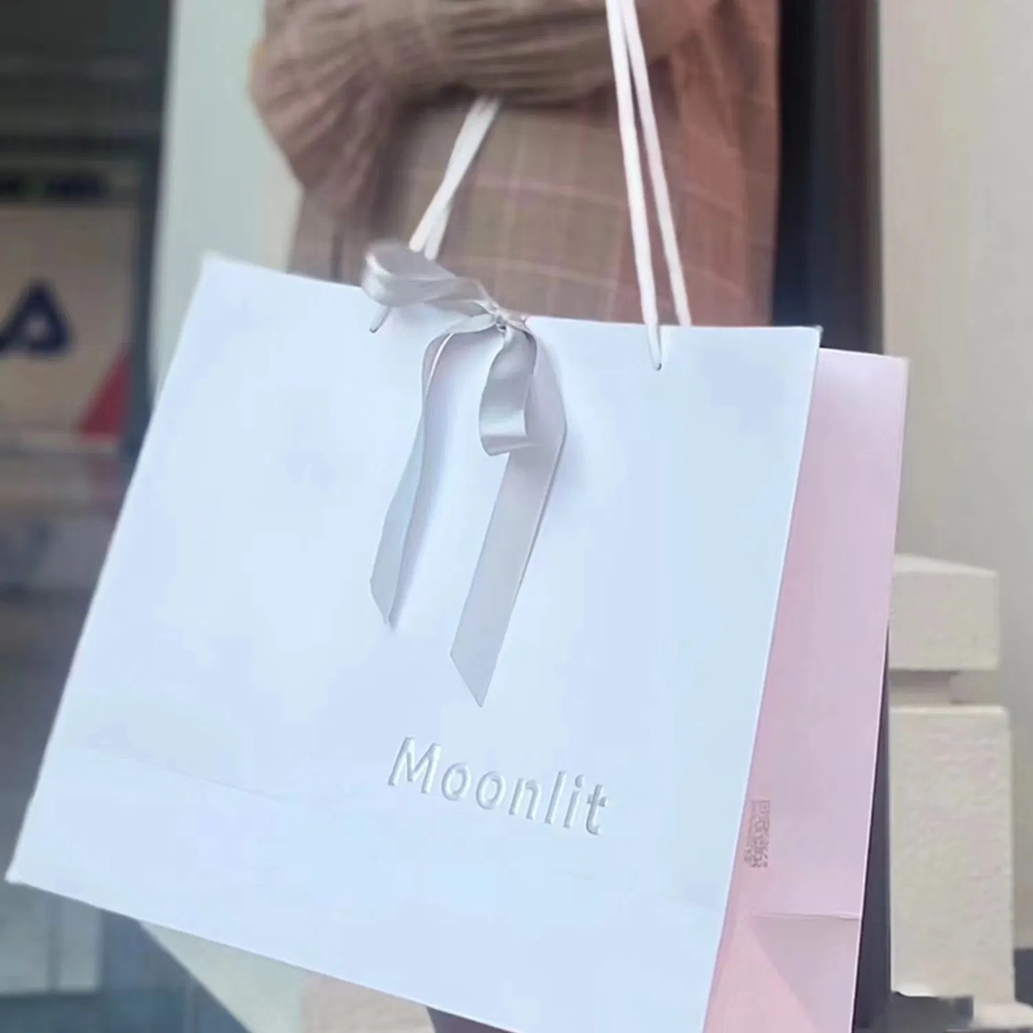Customize Your Own Logo Gift Bag Designer Luxury Shopping Bag Retail Hard Kraft Cardboard Paper Bag Packaging