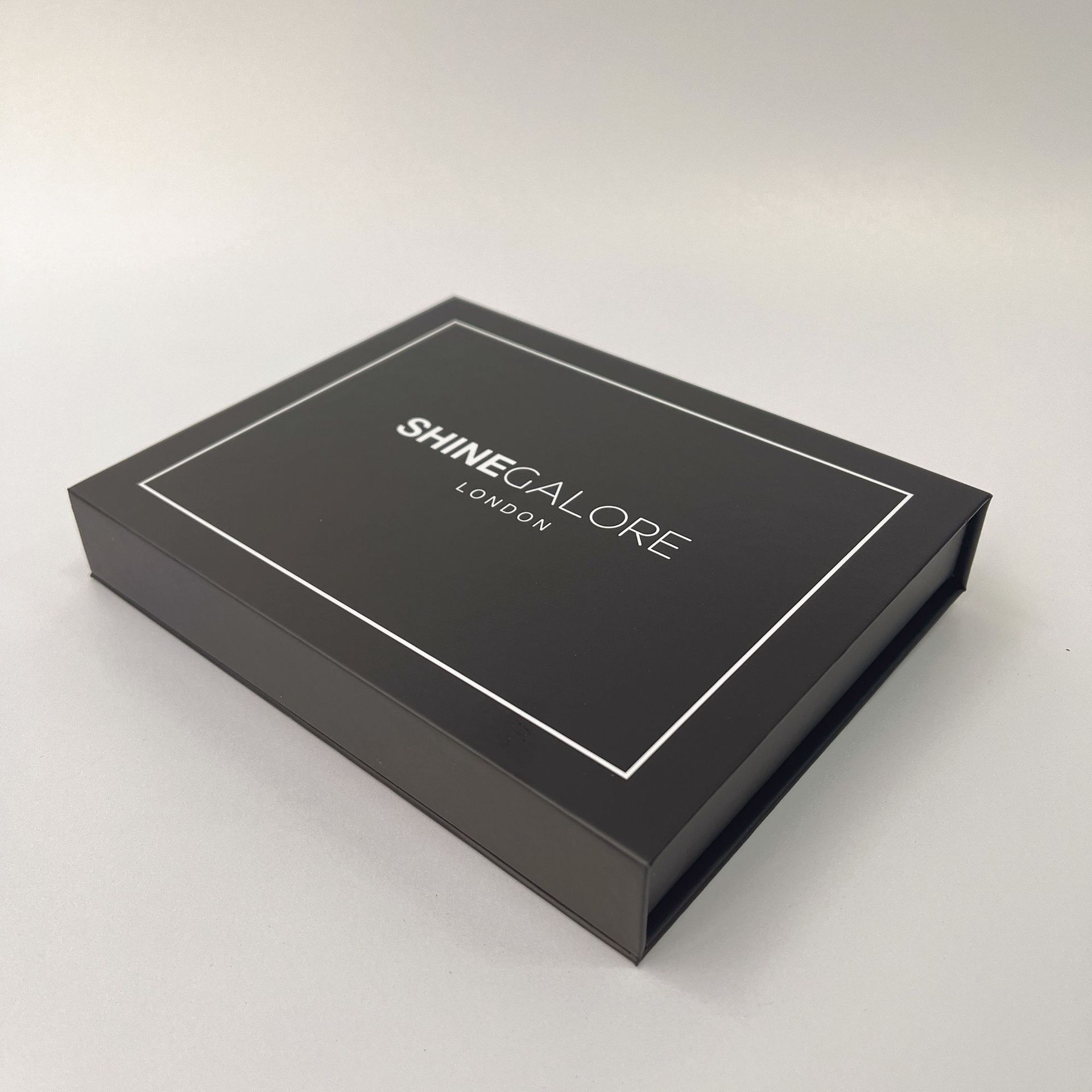 Custom Printing Luxury Rigid Folding Black Paper Packaging Magnet Closure Lid Cardboard Foldable Magnetic Gift Boxes With Logo