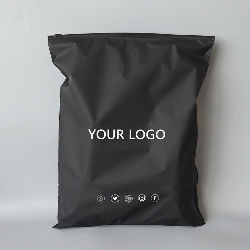 Wholesale Packaging Custom Logo Self-sealing Shirt Clothes Zipper Lock Plastic Zipper Matte Black Garment Bag