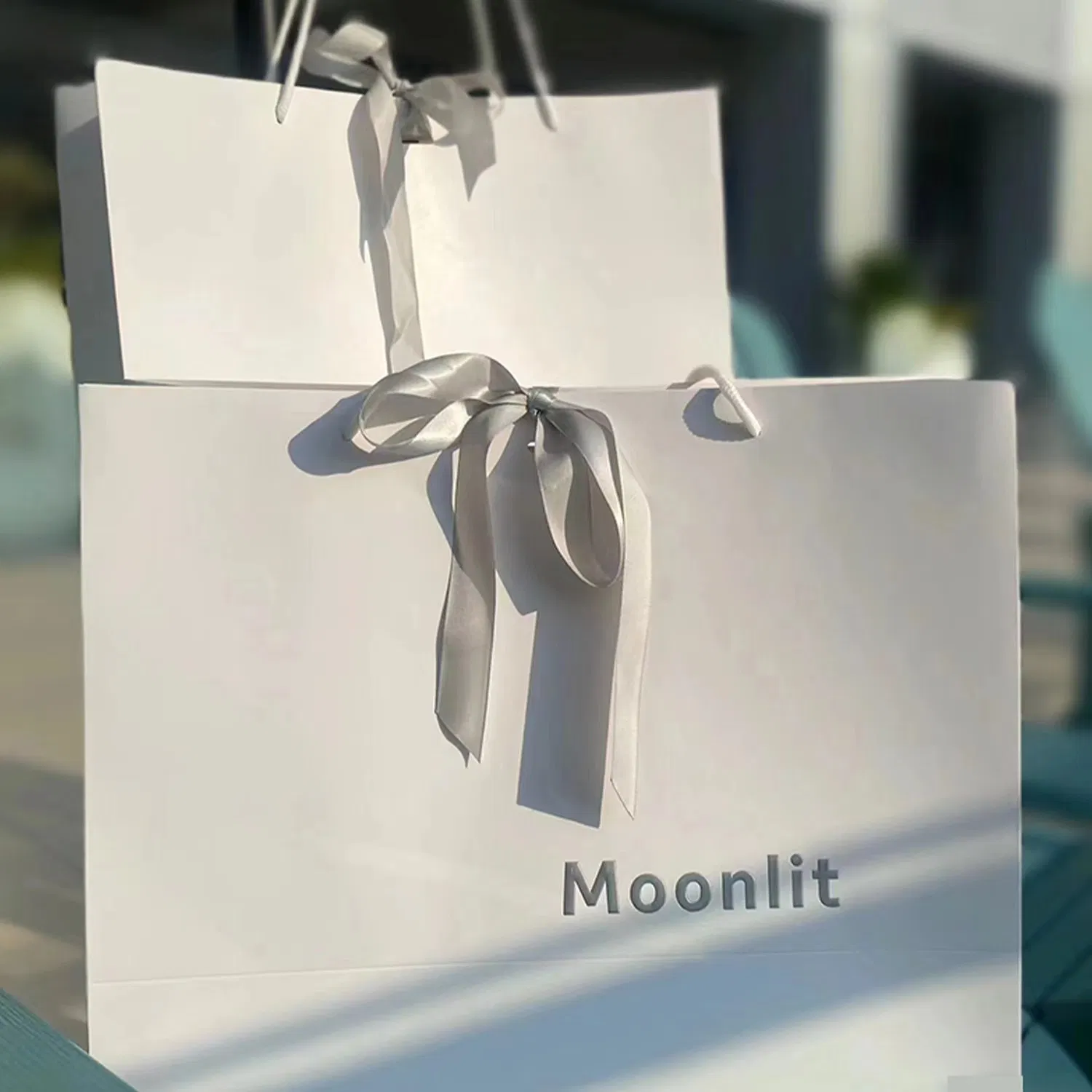 Customize Your Own Logo Gift Bag Designer Luxury Shopping Bag Retail Hard Kraft Cardboard Paper Bag Packaging