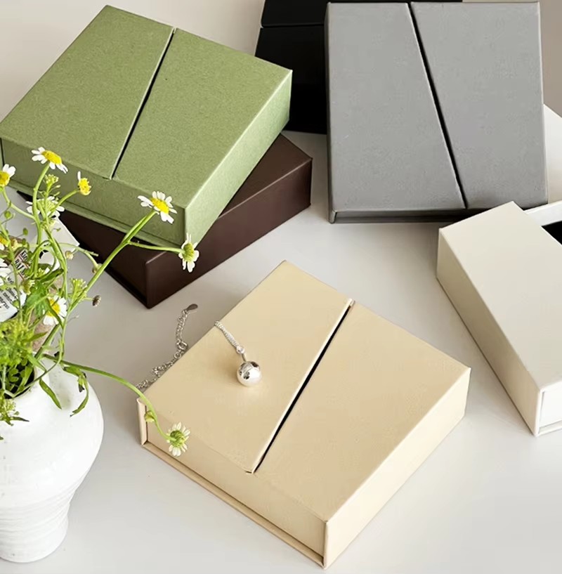 Box detail 2